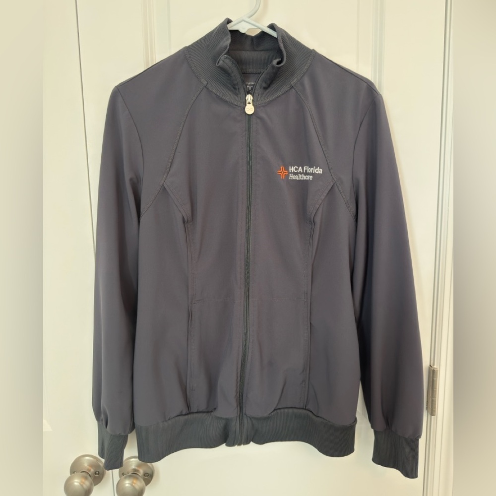 Cherokee Infinity Women’s Full-Zip Scrub Jacket in Charcoal Gray